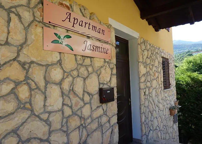 Flora أوباتيا