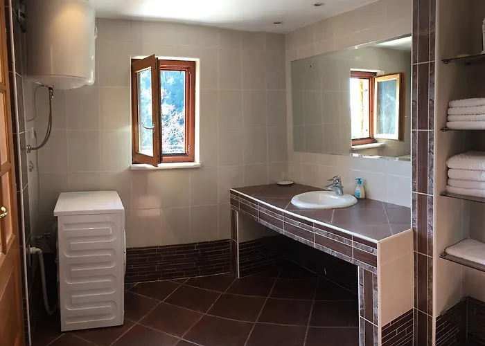 Flora أوباتيا