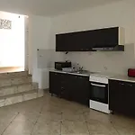 דירה Flora אופטיה